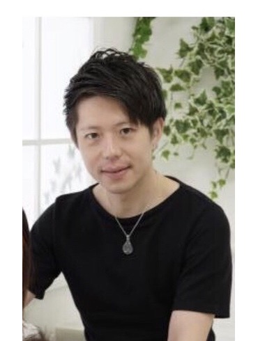 代表　吉本 恭介